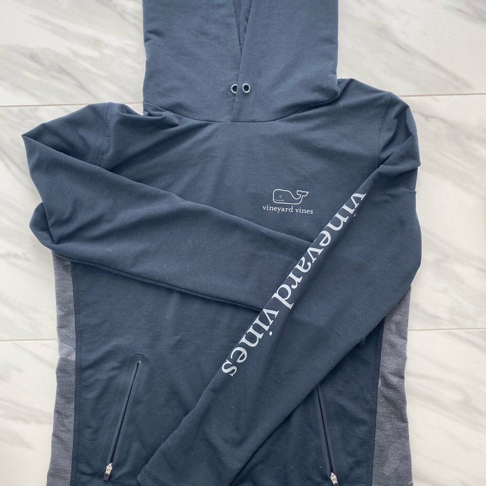 Vineyard vines performance pullover/ hoodie small